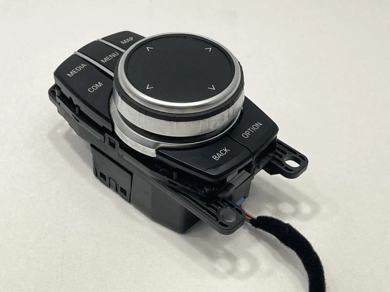 2017-2022 BMW 530i iDRIVE ИНФОРМАЦИОННЫЙ ПЕРЕКЛЮЧАТЕЛЬ ДИСПЛЕЯ ЧЕРНЫЙ TC:IO475 61K 55192 - Изображение 1 из 4