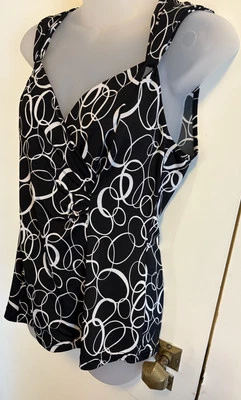 Top Tribal Mujer Talla Mediana Sin Mangas Blanco y Negro Círculos Cuello en V Imitación Envolvente Foto 1 de 4