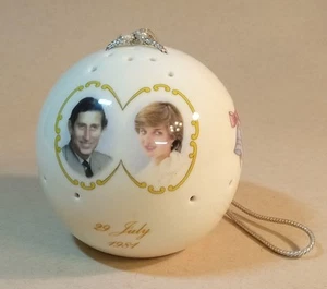 Princess Diana & Prince Charles Scented Ornament. Porcelain. England - Picture 1 of 7