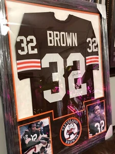 Jim Brown HOF 🔥🔥Cleveland Browns Framed Signed Jersey on Velvet (2) 8x10’s 😳 - Picture 1 of 7