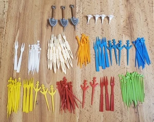 Lot of 200 Vintage Plastic Swizzle Sticks Drink Stirrers Cocktail Forks Swords + - Picture 1 of 6