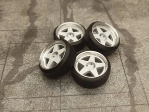 RUEDAS DE ALUMINIO REALES COMPOMOTIVAS DE 16 PULGADAS ESCALA 1:18, ¡NUEVAS! ¡Varios colores disponibles! - Imagen 1 de 3