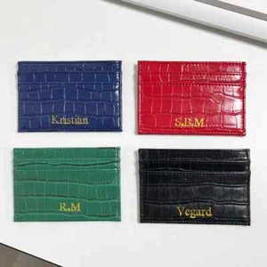 Estuche para tarjetas de crédito de cuero con patrón de cocodrilo RFID delgado personalizado gratuito - Imagen 1 de 16