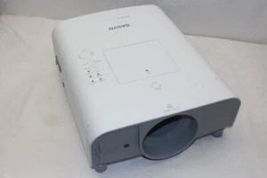 *Sanyo PLC-ET30*LCD Beamer Projektor projector SXGA+ 1400x1050 (Eiki LC-SXG400) - Picture 1 of 4