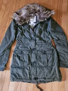 NWT Abercrombie & Fitch Parka Faux Fur Collar Sz Xs - Picture 1 of 6