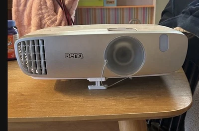 BenQ HT2050A Full HD DLP Home Theater Projector - Image 1 of 4