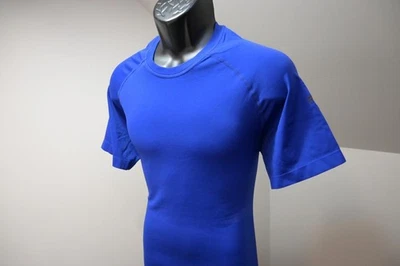 Camisa de Gimnasio Fabletics Absorbente Ajustada Manga Corta Atlética Azul Camiseta Para Hombres Grande Foto 1 de 4