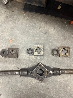 VINTAGE REED MANUFACTURING  AND NYE PIPE THREADER  3/8” 1/2” 3/4” 1” DIES - Image 1 of 4