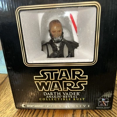 GENTLE GIANT STAR WARS DARTH VADER ANAKIN REVEAL MINI BUST 1440/5000 HAYDEN - Image 1 of 4