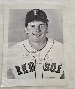 ROGER CLEMENS Autographed Signed Boston Red Sox 8X10 PHOTO MVP Cy Young Vintage  - Picture 1 of 7