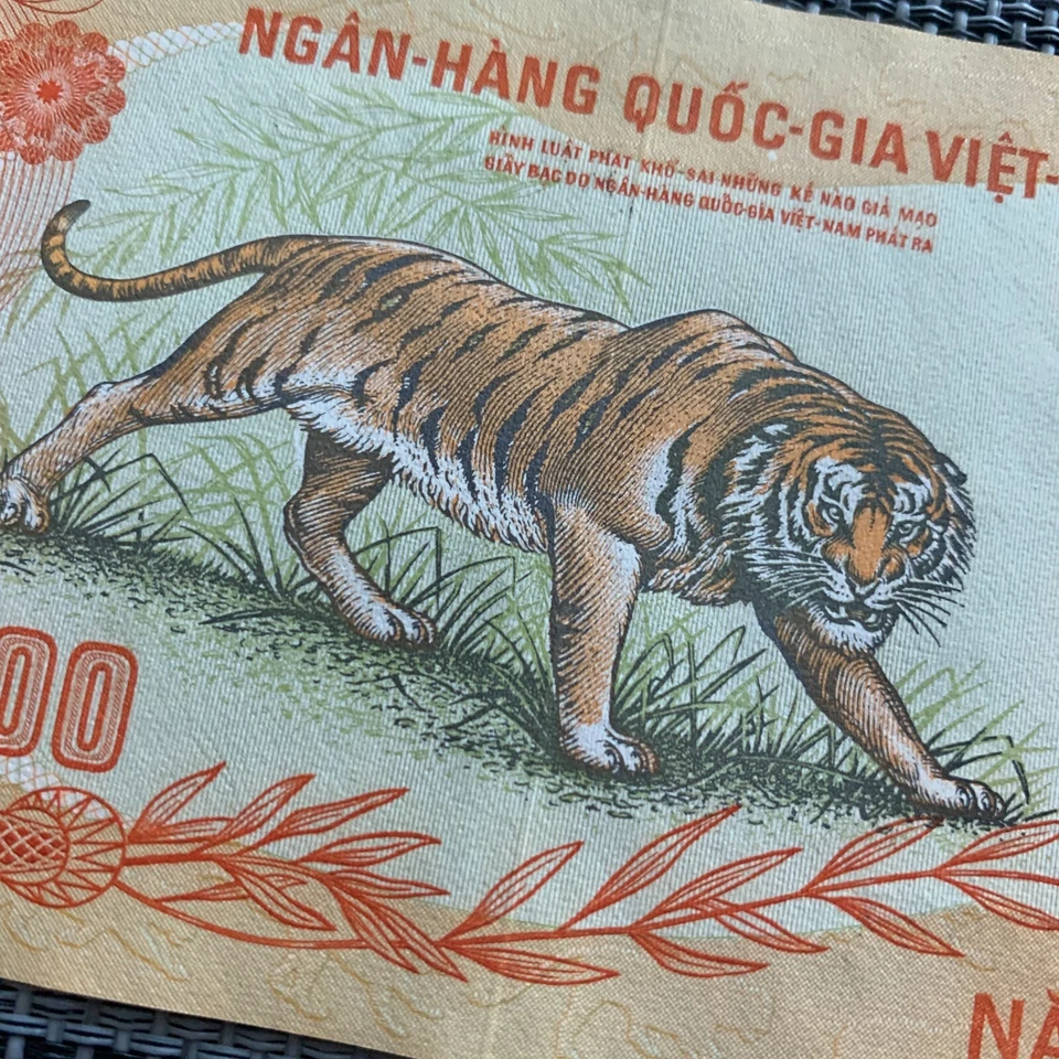 Vietnam War Era Banknote South Vietnamese 500 DONG 1972 Currency. Paper Money. - Image 1 of 4