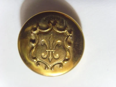 antique French Royal shield fleur de lis gold tone metal collector button 51907 - Image 1 of 4