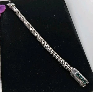 Brazalete tejido de plata de ley pesado con gemas de color esmeralda. Talla 7 - Imagen 1 de 8