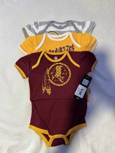 Nuevo con etiquetas Conjunto de 3 piezas de ropa de la NFL para niños pequeños Washington Redskins talla 18 meses - Imagen 1 de 23