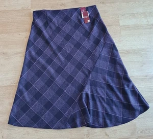LADIES BNWT STYLE BY EWM DARK AUBERGINE CHECK CALF LENGTH SKIRT SIZE 20 - Picture 1 of 6
