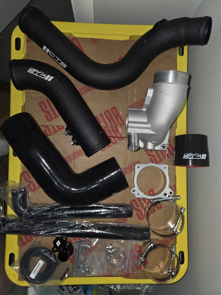 Kit de entrada de carrocería de acelerador turbo CTS para Audi RS3/TT-RS 8V.2/8S + tubo de salida turbo Foto 1 de 4