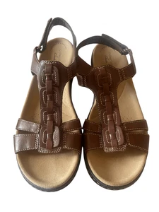 Clarks Damen braun Leder Laurieann Kay Fersenriemen Sandale T-Riemen Größe 10 - Bild 1 von 9