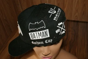 ! Cappello berretto camionista Batman Gotham City Wayne Enterprises snap-back nuovo senza etichette - Foto 1 di 8