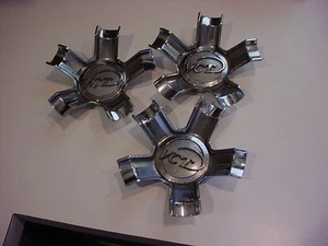 3 used VCT wheel center caps Z24-2085 (2 missing tension ring) - Picture 1 of 8