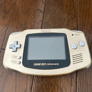 Nintendo GBA Game Boy Advance Gold Konsole getestet, funktionsfähig, desinfiziert - Bild 1 von 11