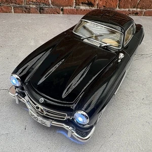 1954/1957 Mercedes 300 SL Gullwing - 1:24 Diecast Model - Black - Picture 1 of 13
