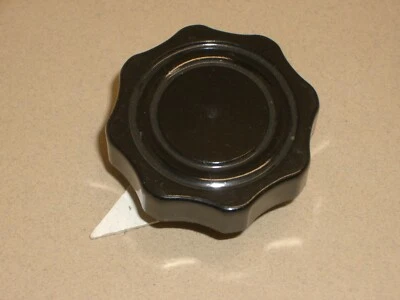 GC 4102Q CHICAGO DAKA-WARE 1-5/8" FLUTED LEO  RADIO DIAL POINTER KNOB 1PC - Image 1 of 3