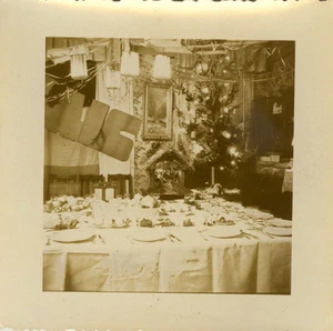 PHOTO ANCIENNE - VINTAGE SNAPSHOT - NOËL CRÈCHE TABLE REPAS -CHRISTMAS MEAL TREE - Imagen 1 de 1