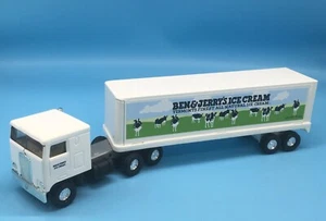 Remolque tractor Ben & Jerry's helado ERTL vintage de metal y plástico - Imagen 1 de 7