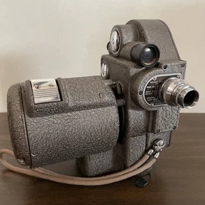 Revere Eight Model 88 Movie Camera 8MM Made in USA RARE 1940s - Picture 1 of 12