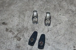 81,82,83,84,85,86 cutlass supreme regal malibu monte back seat coat hook pair - Foto 1 di 2