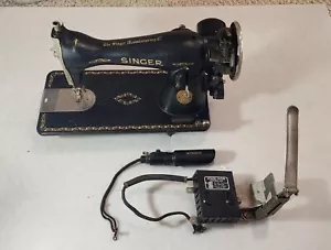 1933 Singer Sewing Machine 15-88 - Picture 1 of 17