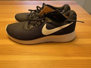 Nike Tanjun Black White Kinder, Größe 37,5 - Bild 1 von 4