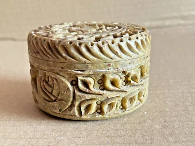 JOYERO PEQUEÑO DECORATIVO ÚNICO HECHO EN PIEDRA PRIMITIVA TALLADO A MANO Foto 1 de 4