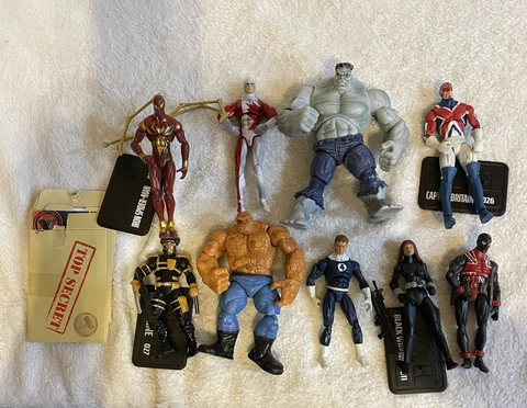 marvel universe 3.75 Heroes Lot Excellent Condition Cover