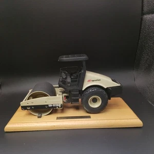 2004 Ingersoll-Rand SD-122DX Vibe Compactor 1:30 Diecast. Dealer Display Model - Picture 1 of 14