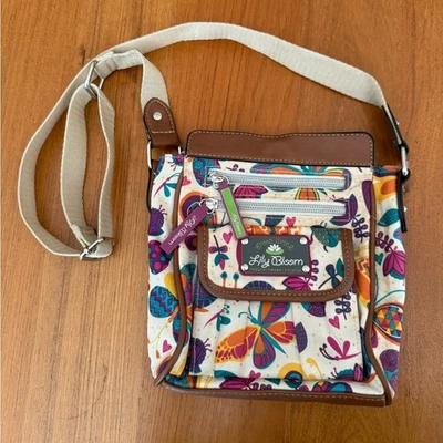 Tiracolo Lily Bloom verde vivo novo sem etiquetas - Padrão borboleta - Imagem 1 de 4