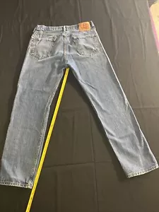 Vaqueros de colección Levi's 505 para hombre talla 34x32 azul lavado mediano pierna recta pestaña roja - Imagen 1 de 10
