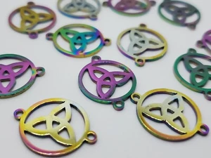 17mm Electro-coated Stainless Steel Rainbow Trinity Knot Links - Set of 6 - Picture 1 of 5