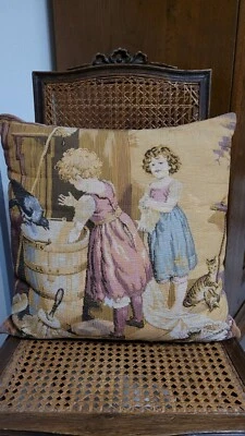 COUSSIN ANCIEN - DECOR ENFANTS SCENE DE VIE - Photo 1/4