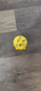 20 Amp 125-Volt 3-Wire Plug, Yellow NEW - Picture 1 of 3