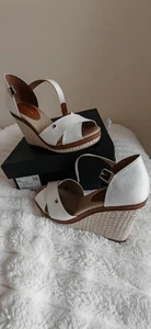Tommy Hilfiger New Wedges Size 5 - Picture 1 of 3