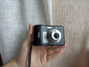 š„Nikon Coolpix L18 Black 8.0MP digital compact cameraš„WORKing FULL Setš„ - Picture 1 of 7