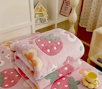 NEW Cute Girls, Teens 🍓PINK STRAWBERRY THROW BLANKET SUPERSOFT 120x200cm New - Image 1 of 3