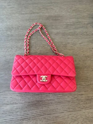 Chanel Classic Bolso Doble Solapa Mediano Piel de Cordero Foto 1 de 4