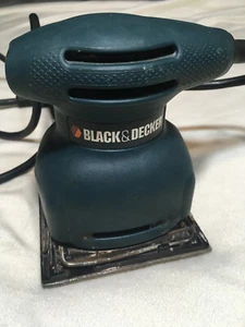 Black and Decker FS500 1/4 Sheet Finishing Sander (TESTED) - Picture 1 of 6