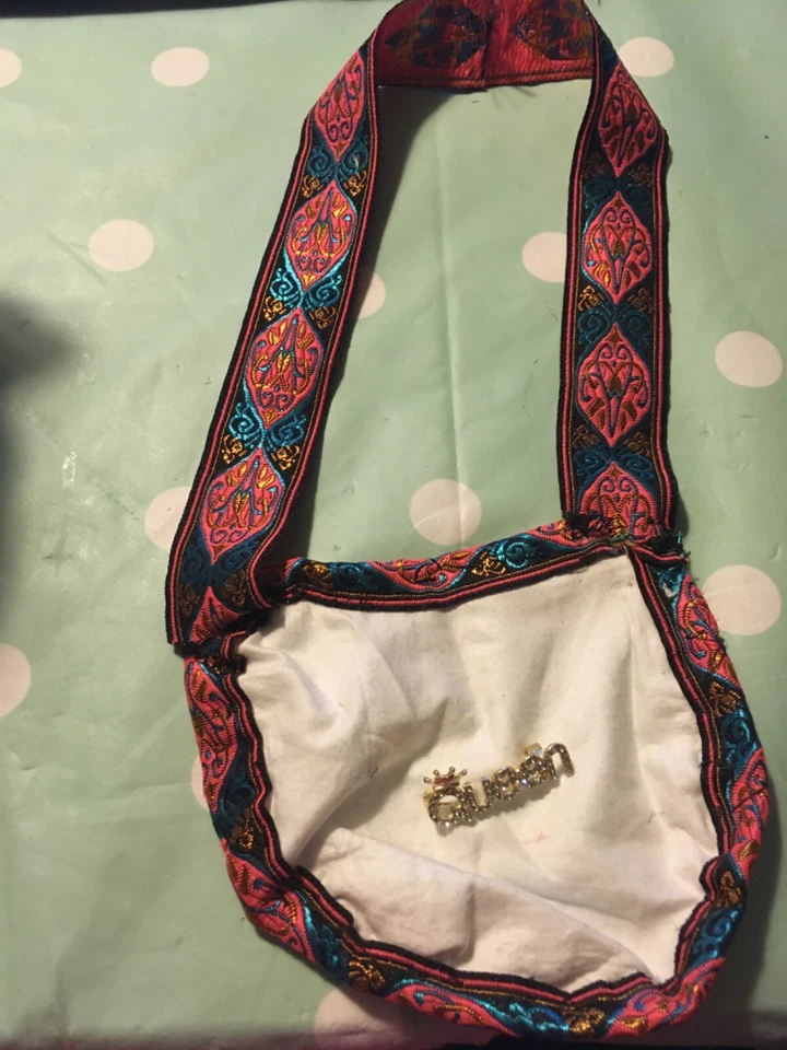 女宝宝围兜 — 第 1/1 张图片