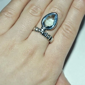 Anello JOHN HARDY Batu Bedeg blu cielo topazio goccia pendente argento misura 7 - Foto 1 di 5