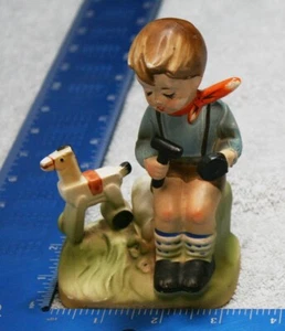 Estatuilla de caballo de juguete ARNART 5th Ave Boy de colección arreglando su - Imagen 1 de 6