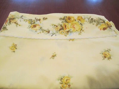 VINTAGE SEARS  🌸 YELLOW WHITE FLORAL PRINT / FLAT, TWIN, TOP SHEET - Image 1 of 3