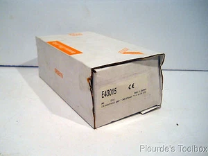 New IFM Efector Stainless Steel 1" NPT Mounting Adapter, E43015, 0.5 bar - Picture 1 of 4